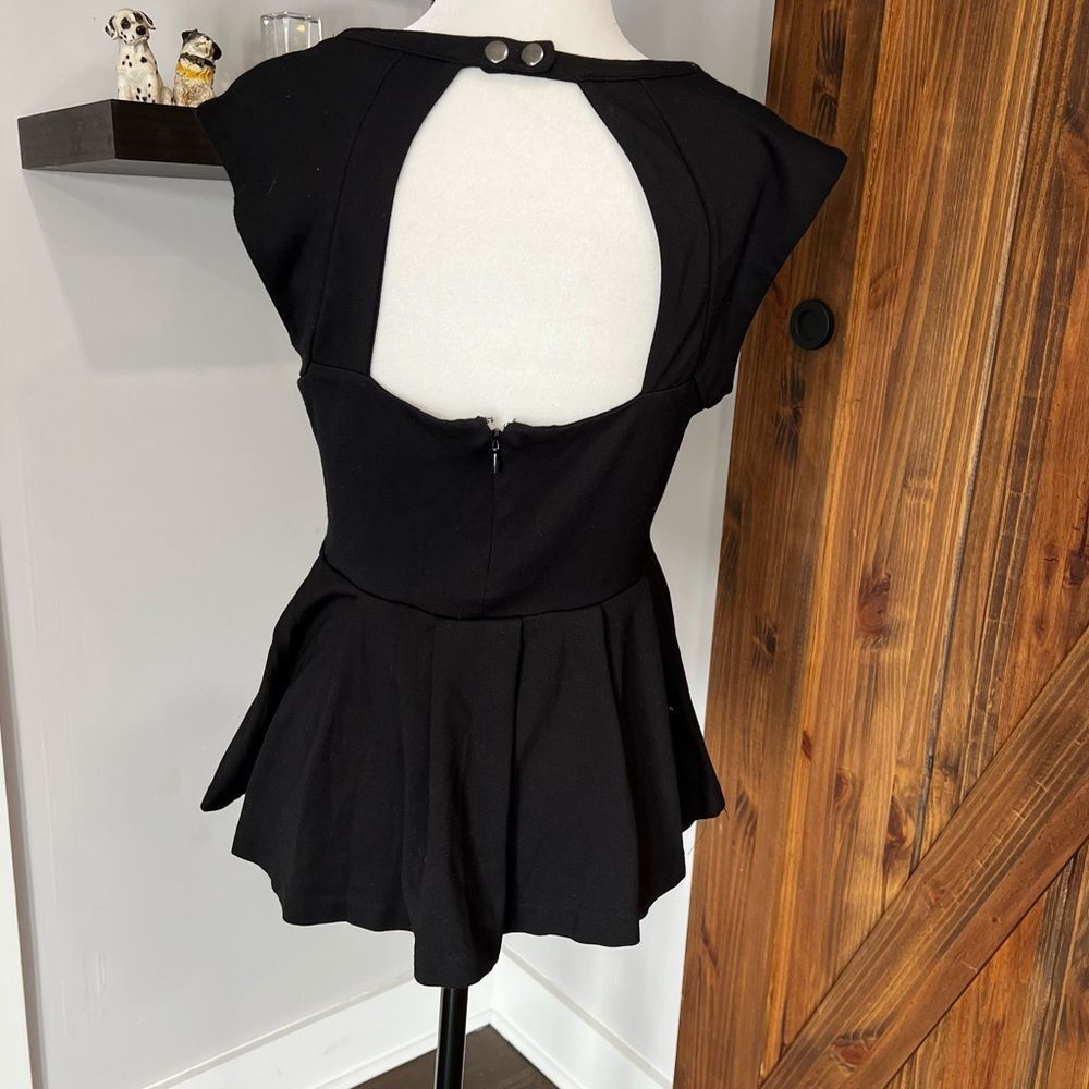 Forever 21 Peplum Top - Picture 4 of 8
